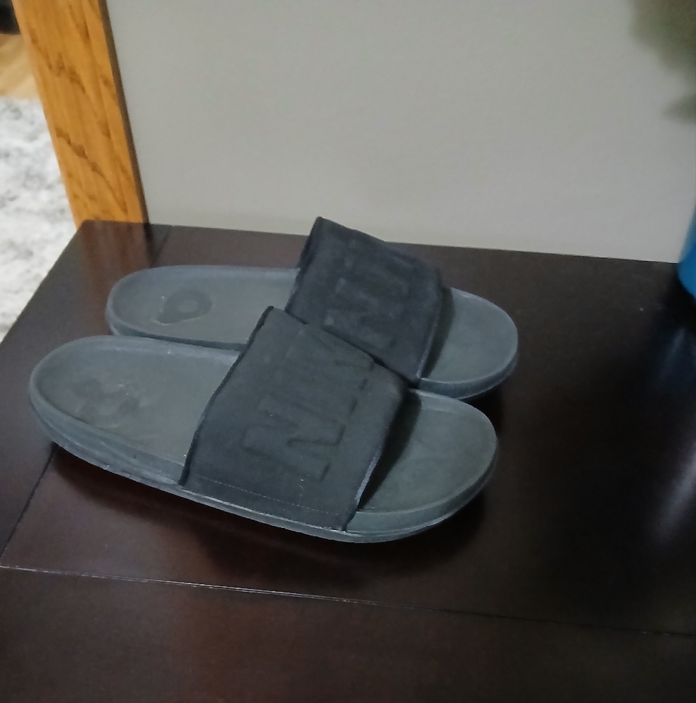 Nike Black Sandals Minimalist Design